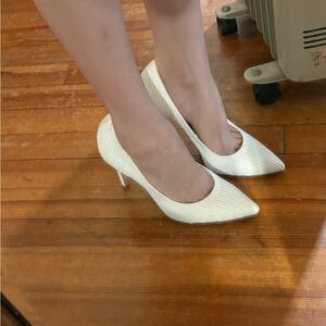 Elegant White Pointed-Toe Women's Pumps